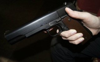 Угрожал детям оружием: патрульный задержал опасного преступника