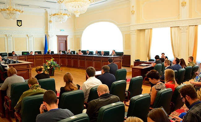 ВСП подал на подпись Президенту представление о переводе 389 судей