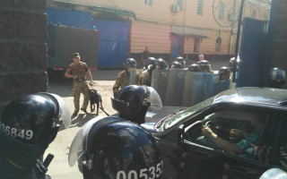 Бунт в Лукьяновском СИЗО: тюремщики снабжали заключенных запрещенными предметами