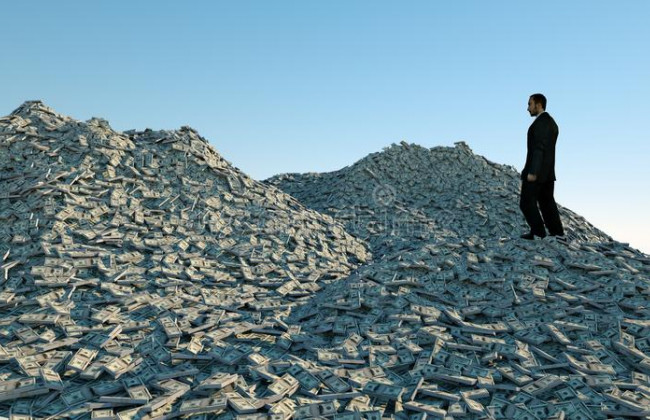 Украинец подал иск о взыскании в пользу Порошенко и Холодницкого по миллиону евро