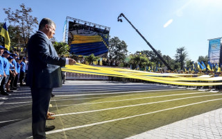 Порошенко извинился за слова об АТО, которое «продлится часы»