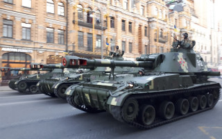 Броня крепка: в соцсетях спорят о параде в День Независимости