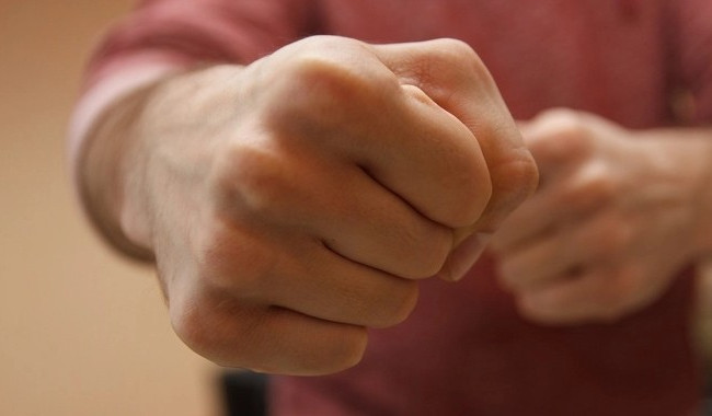 Злоумышленники напали на врача в Ровно: все подробности