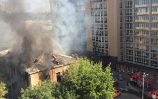 В Киеве произошел крупный пожар: первые подробности