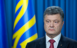 Слишком высокая цена: Порошенко поздравил Украину с Днем Независимости