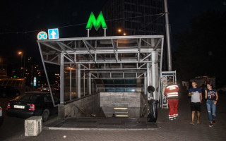 В Киеве девушка прыгнула под поезд метро