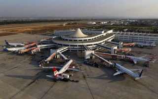 Украинские туристы застряли в аэропорту Анталии