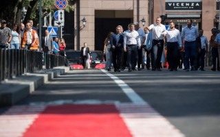 В Киеве после капитального ремонта открыли улицу для транспорта