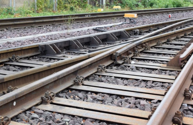 Заснул на рельсах: в Харьковской области поезд снес мужчину