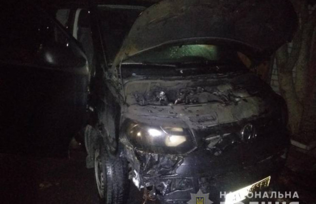 Неизвестные подожгли автомобиль депутата под Харьковом: есть подробности