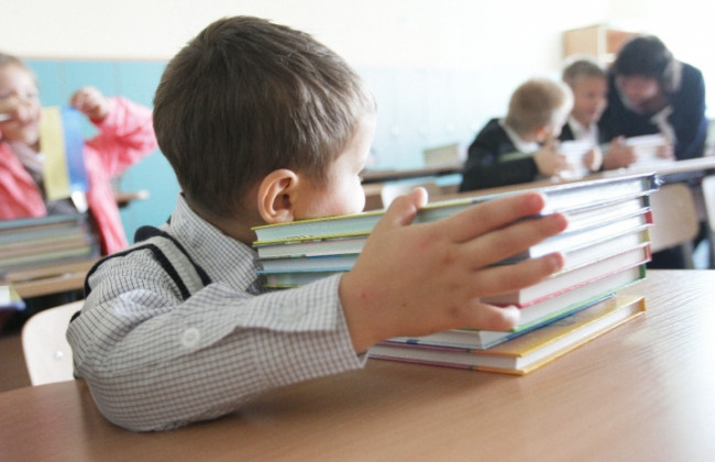 В Минобразования рассказали о новых правилах закупки учебников в школы