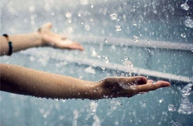 Сильные дожди и ветер: синоптики уточнили прогноз  погоды на сегодня