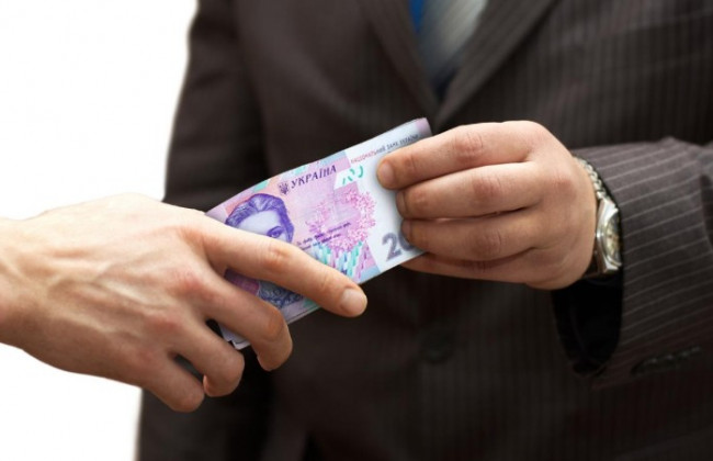 В Киеве чиновник коммунального предприятия погорел на крупной взятке