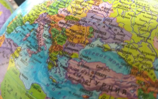 Крым на карте России: какие глобусы продают в Беларуси