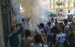 «С14» штурмовали здание Апелляционного суда Львовской области
