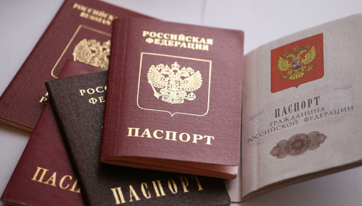 Украинцев, которые отказались от российского паспорта, выдворяют из Крыма