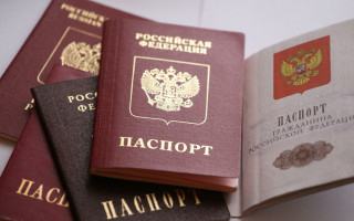 Украинцев, которые отказались от российского паспорта, выдворяют из Крыма