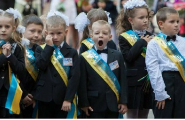 Школьные линейки вредны для здоровья, — Супрун