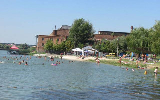 С пакетом и камнем в руках: водолаз обнаружил тело женщины