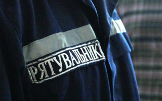 В Киеве горел элитный внедорожник