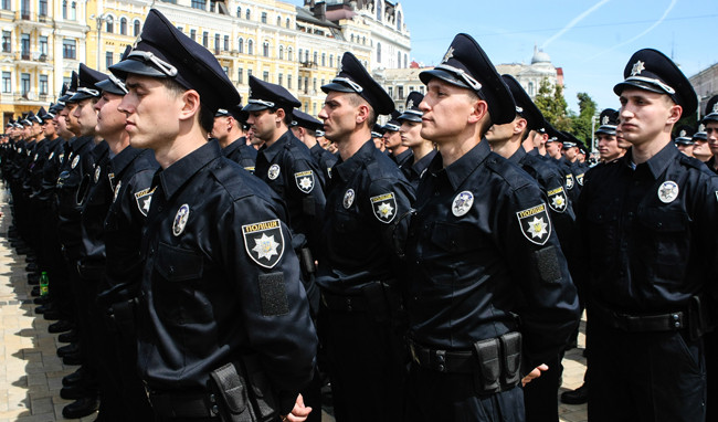 «Слава Украине!»: кто еще будет использовать такое приветствие