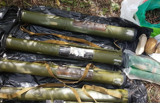 В Киеве обнаружили большой схрон с гранатометами и взрывчаткой