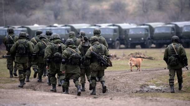 В Украину из РФ въехала колонна с военными, - волонтер