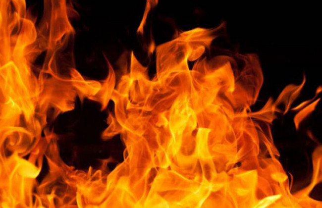 Повредил десяток грузовиков и уничтожил 300 еврокубов: в Днепре бушует масштабный пожар