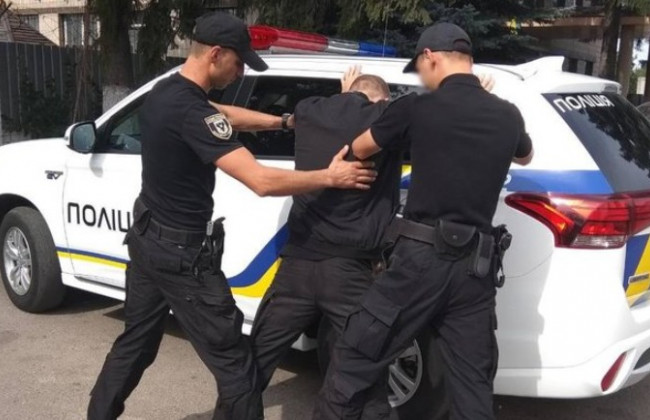 Били и грабили: дерзкую банду задержали в Черниговской области
