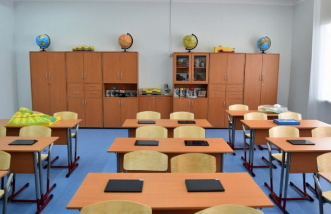 Восемь раз ударил педагога ножницами: появились подробности об инциденте в школе