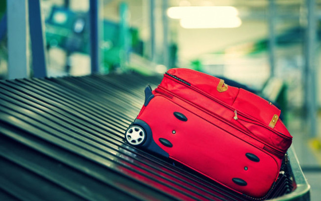 Перевозил оружие в чемодане: в Одессе задержали иностранца