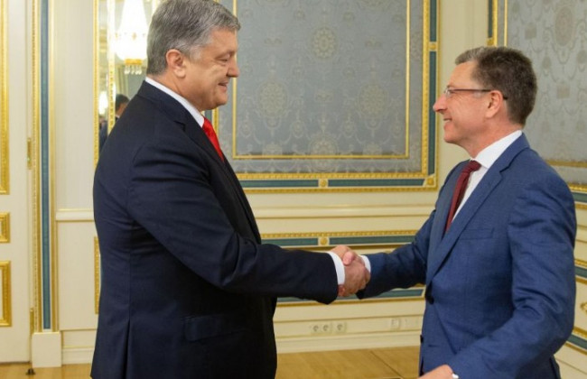 Порошенко провел новые переговоры с Волкером: стали известны детали встречи