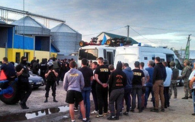 Рейдерская атака под Харьковом: суд избрал меру пресечения 15 участникам