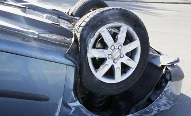 Серьезное ДТП с переворотом в Киеве: опубликовано видео аварии