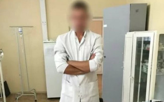 Передавал наркотики осужденным: прокуратура задержала медработника