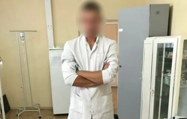 Передавал наркотики осужденным: прокуратура задержала медработника