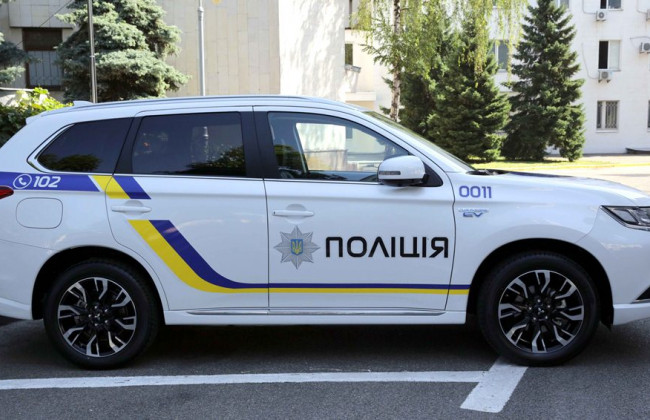 Водитель и напарник сбежали: патрульные сбили человека на переходе в Черновцах