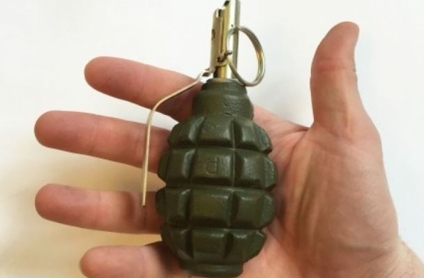 В Запорожской области мужчина бросил гранату в молодую девушку