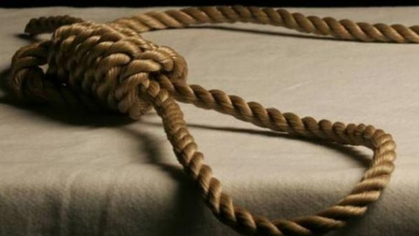 Со связанными руками: во дворе школы нашли повешенным парня