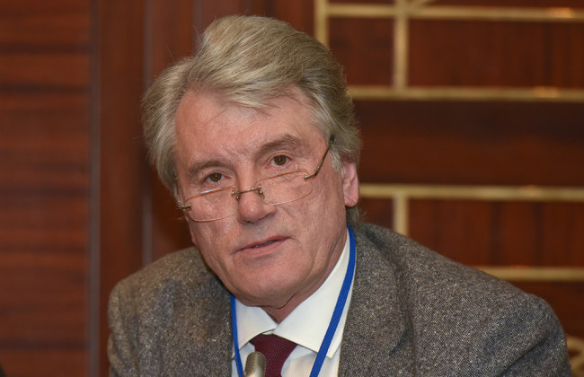 Мир для Донбасса и Крыма: Ющенко назвал два варианта