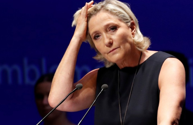 Суд направил Марин Ле Пен к психиатру