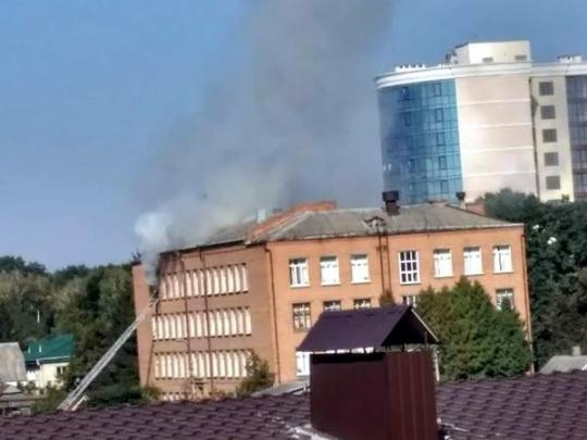 Масштабный пожар в школе в Хмельницком: первые подробности