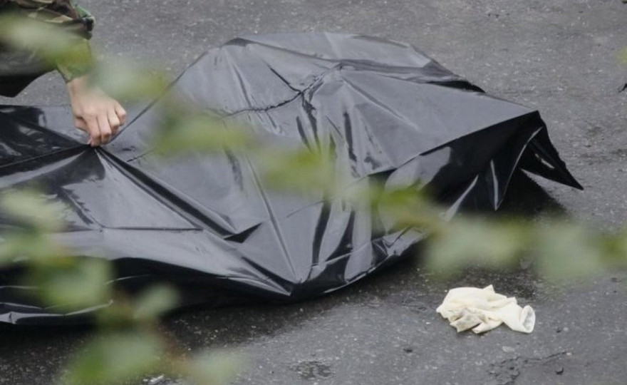 Ужасная смерть: девочка-подросток выпрыгнула из окна в Киеве