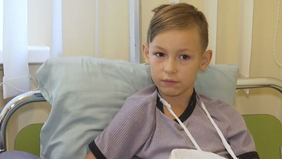 «Покалечил руку»: баллон с газом упал на ребенка в ТРЦ