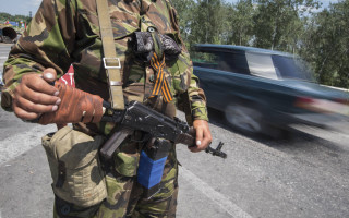 Боевики на Донбассе взорвали магазин: есть раненые