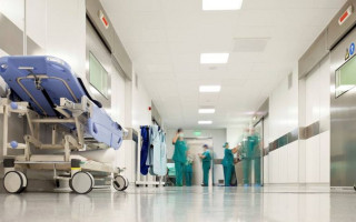 Чудом выжил: мужчина выпрыгнул с 7 этажа в Одессе и не пострадал