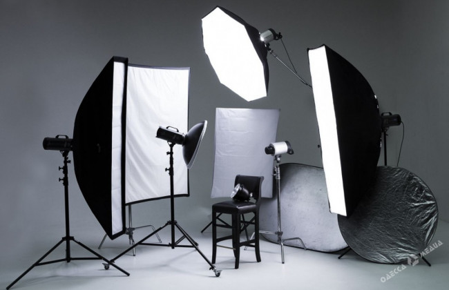 Скандал в Одессе: 12-летних школьниц сняли в откровенной рекламной фотосессии