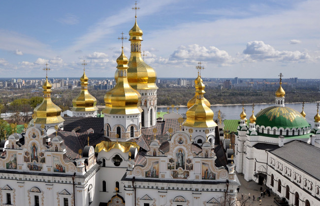 Неизвестные обокрали Киево-Печерскую лавру