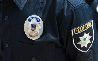 «Устала бороться с бедностью»: женщина пыталась зарезать сына