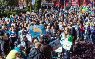 В Киеве тысячи людей вышли на митинг: названа причина